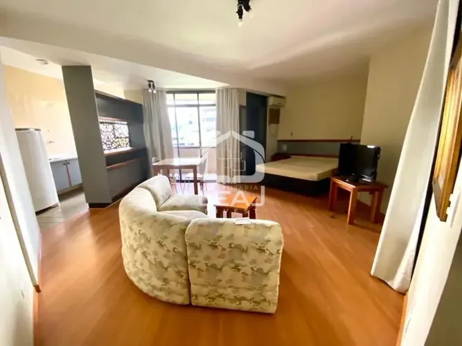 Studio mobiliado para locação de 47m² no Condomínio The Hill com 1 quarto e 1 vaga de gara