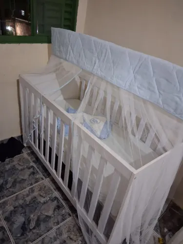Berço  q vira cama