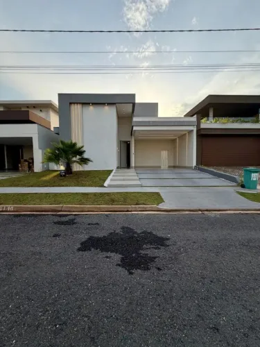Casa Térrea mobiliada no condomínio Florais da Mata.