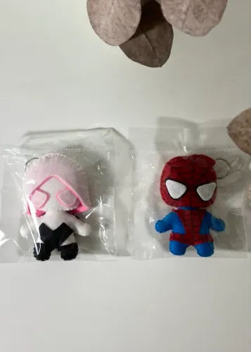 Chaveiros casal - Homem-Aranha e Gwen
