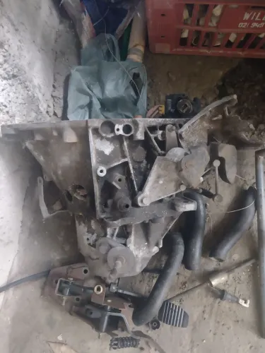 Caixa de macha Citroen pecaso 800 reais
