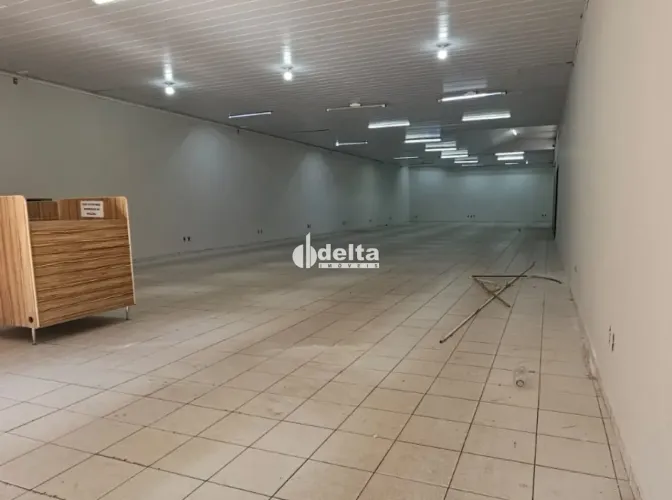 Loja disponível para locação no bairro Centro em Uberlândia-MG.