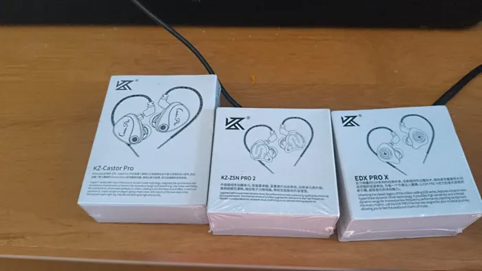 Fones kz
