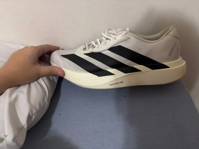 Adizero tamanho 43 usado poucas vezes