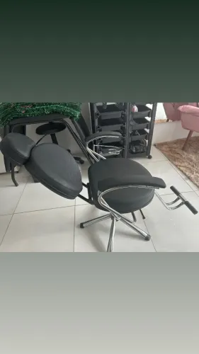 Cadeira para salão ou maquiador
