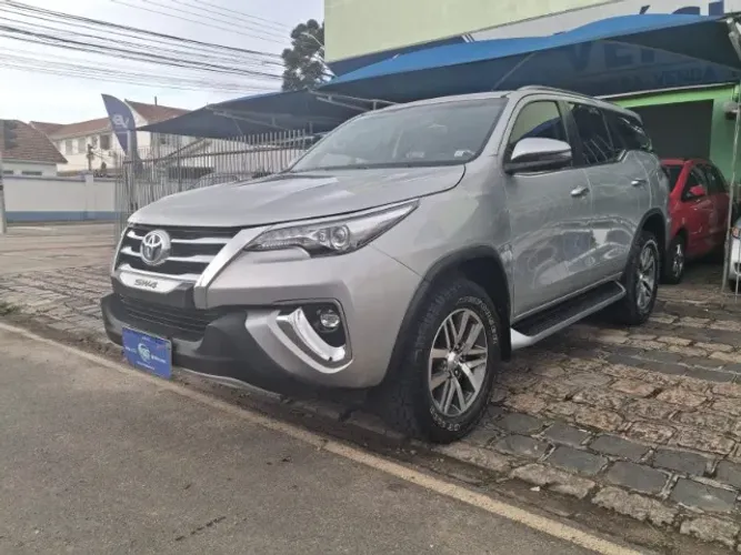 Toyota Hilux SW4 SRX 4X4 2.8 TDI 16V Dies. Aut. 2018