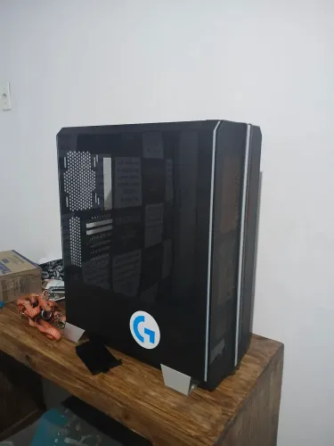 Gabinete ATX com 4 Fans