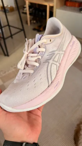 Tênis Asics gel Cumulus 26