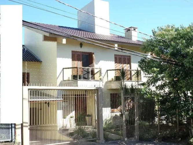 CASA/ 3 DORMITORIOS