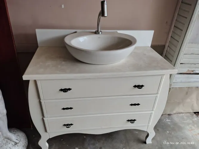 Cômoda banheiro