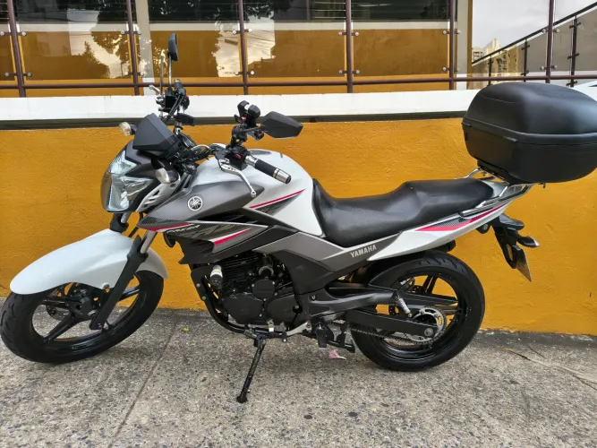 Yamaha Fazer 250 impecável.