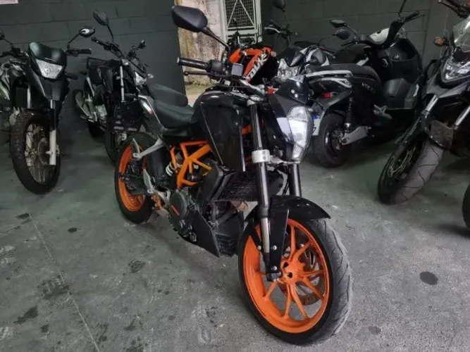KTM Duke 390 Km baixo 2015