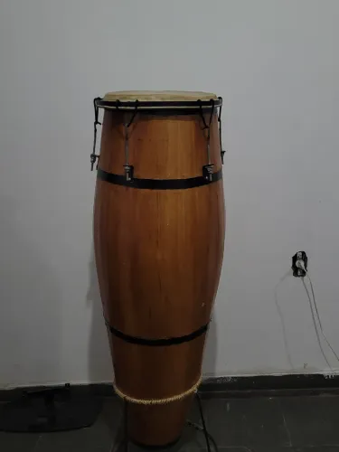 Atabaque HÚN | Em ótimo Estado