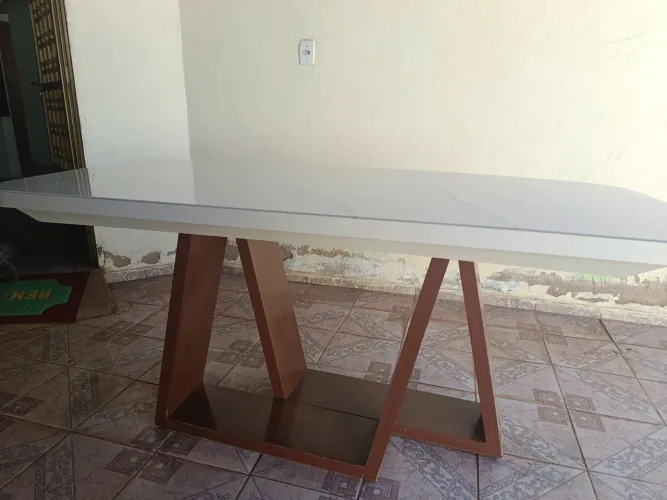 Mesa com 6 cadeiras
