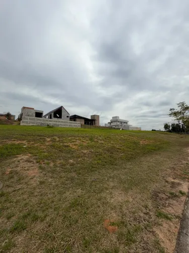Terreno Residencial à venda no Condomínio Barra do Cisne em Americana