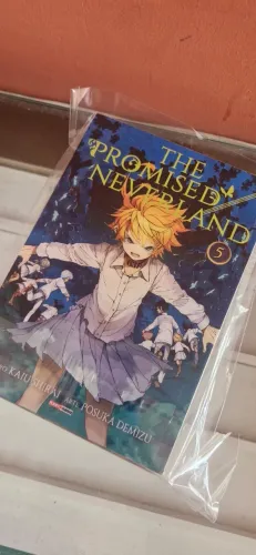 MANGÁ DE "THE PROMISED NEVERLAND" BEM CONSERVADO