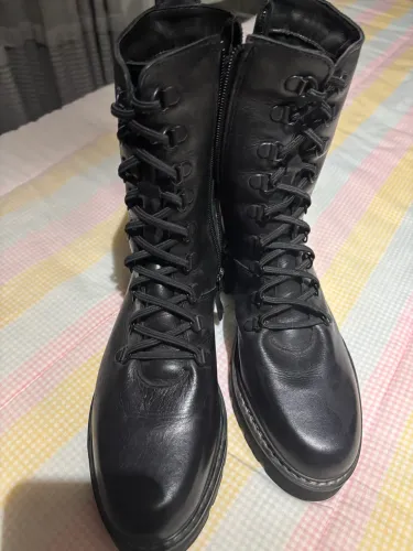 Coturno feminino