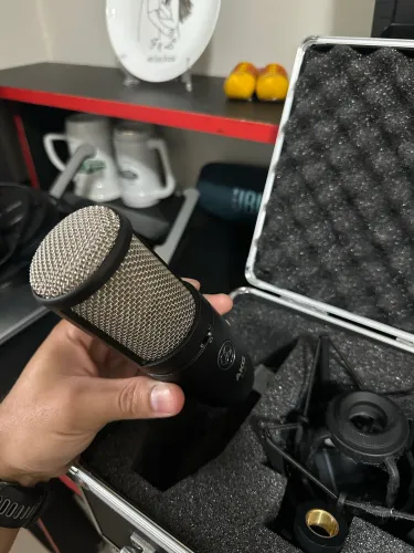 Microfone Condensador AKG P420