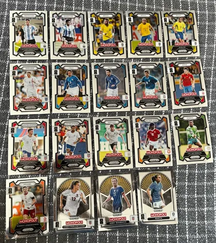Lote 2 de Cards Panini Prizm Monopoly - Copa do mundo 2026