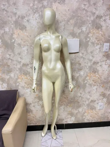 Manequim Feminino