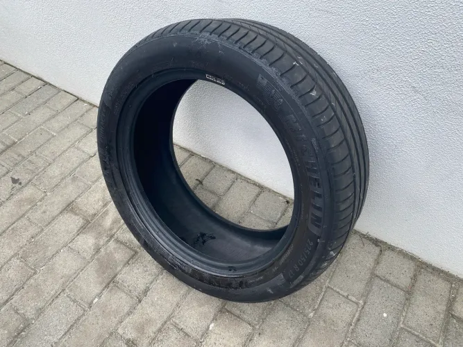 PNEU MICHELIN 225/50 R17