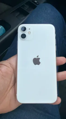 Celular ? ? iPhone 11 à venda - R$ 1.100? Valor: R$ 1.100 128gb ? Saúd