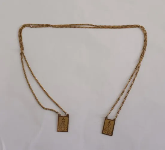 Escapulário aço inoxidável dourado