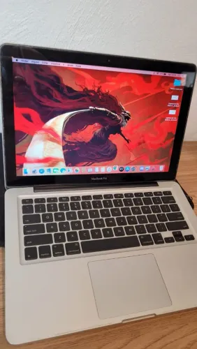 MacBook Pro 13" (Mid 2010) - Ótimo Estado / Rápido com SSD