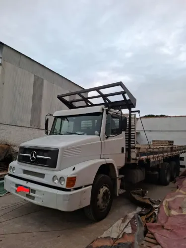 MERCEDES-BENZ 1620 BRANCO - ANO 2009