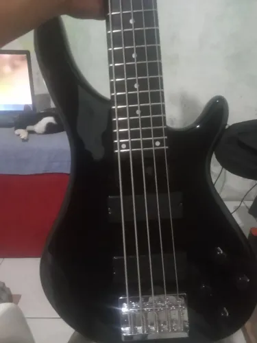 Baixo gianini 5 cordas ativo