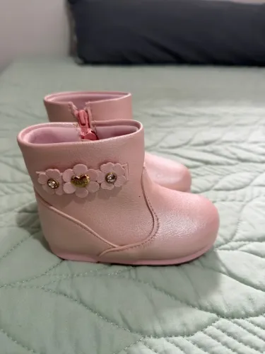 Bota infantil Klin cano curto Rosa