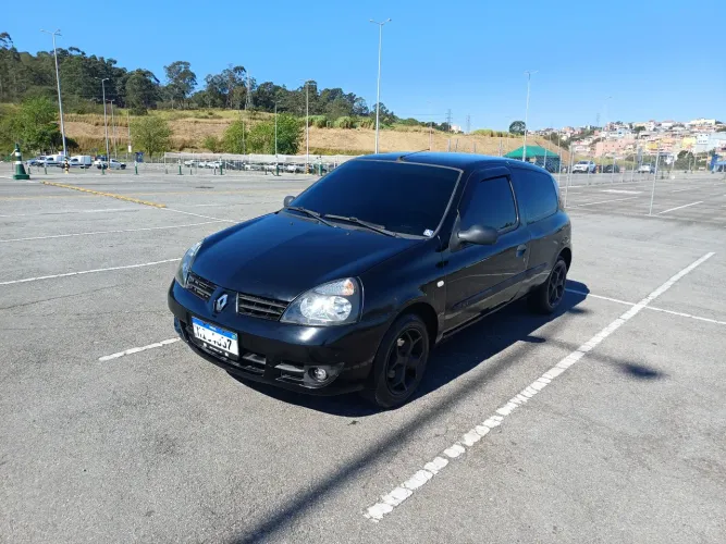 Renault Clio Hi-flex 1.0 16V 3P 2011