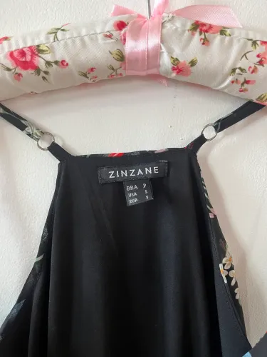 Vestido lindo Zizane