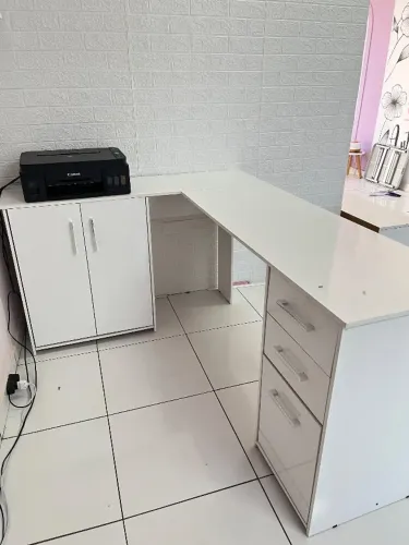 Escrivaninha em L
