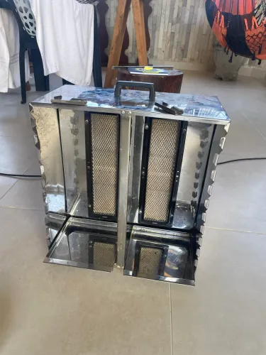 Churrasqueira a Gás Inox para 20 Espetinhos - Seminova