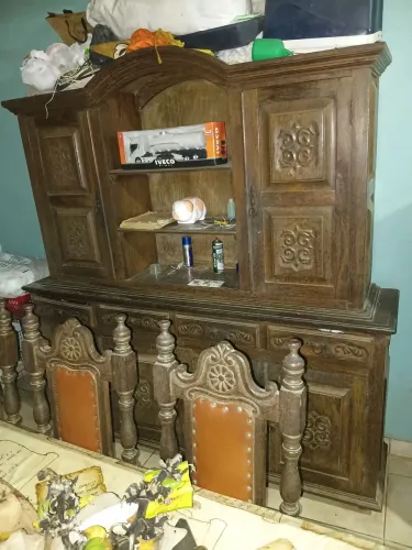 Vende  se  cômoda de madeira 