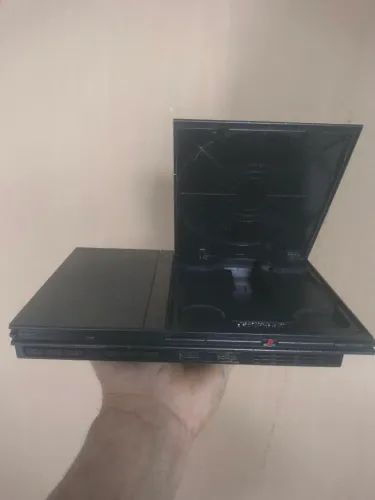 Playstation 2 - Slim (Fonte externa)