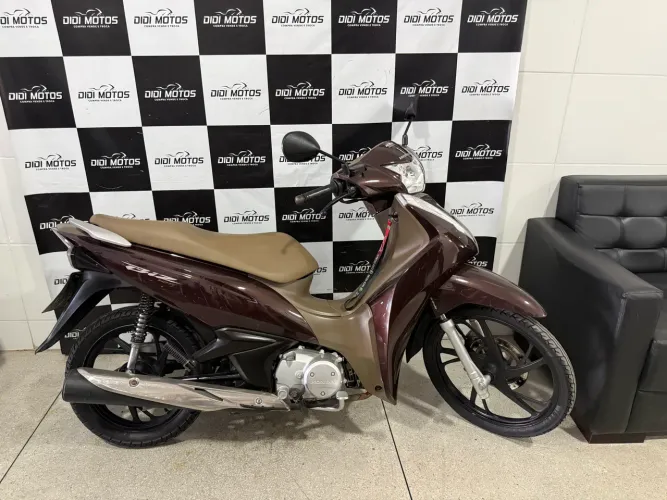 Vendo Biz 125 20/21 emplacada conservada!