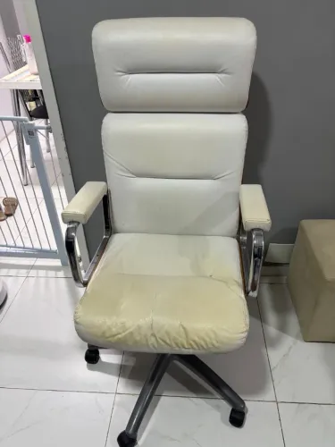 Cadeira de estudo, perfeita e super confortável. Vendo!