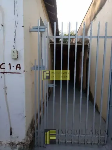Casa com 1 quarto para locação no Boa Vista.