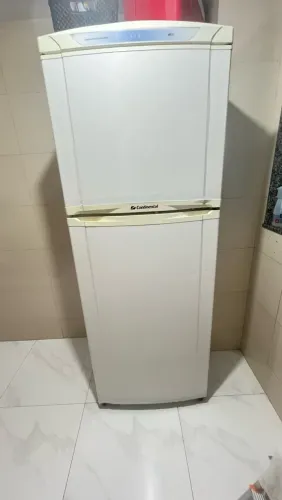 Geladeira Continental 470L - Com defeito. 