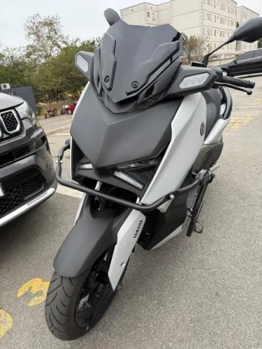 X Max Conecte 250 