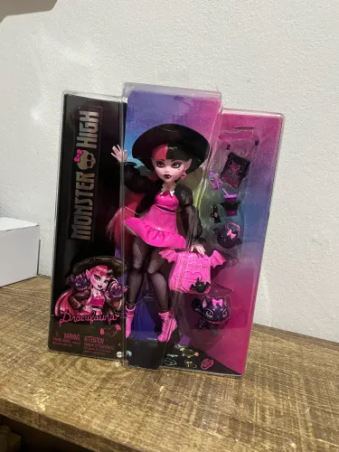 Draculaura core refresh lacrada!