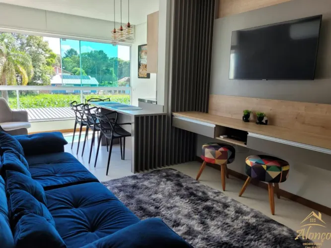 Apartamento mobiliado à venda com dois dormitórios, localizado no bairro Pousada da Neve,