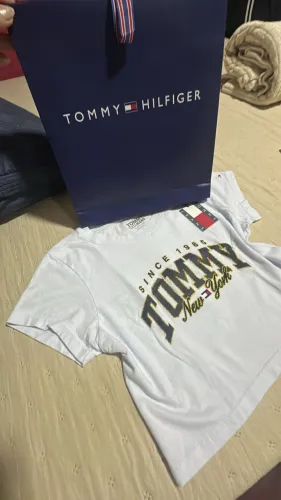 Camisa tommy , nova veste m