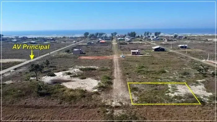Terreno de esquina a venda em Balneário Gaivota - SC