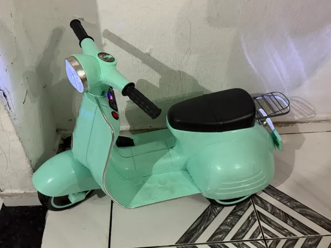 Moto infantil elétrica