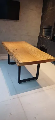 Mesa para Jantar com Tronco de Arvore