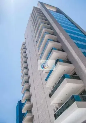 Laje de 271,36m² disponível para locação. O conjunto conta com 8 vagas com estacionamento 