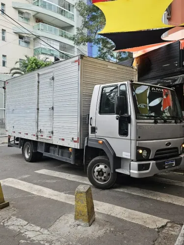 Raridade! Ford Cargo 816S 2015  Único Dono Apenas 130 mil km com báu